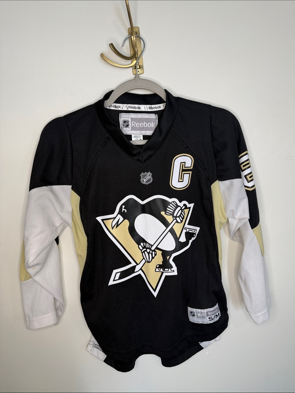 Reebok Black, White & Gold Pittsburgh Penguins Kids' Hockey Jersey - Crosby s/m
